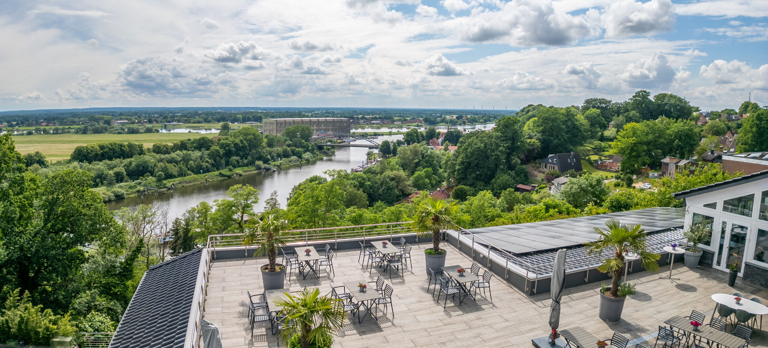 Sonnenterrasse Hotel Zum Halbmond Lauenburg